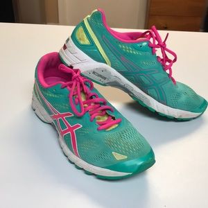 ASICS women’s running shoes